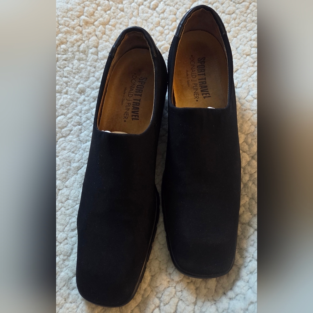 Donald J Pliner Sport Travel Black Slip On‎ Heels Size 8.5 Made in Spain